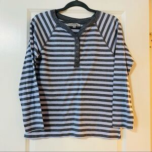 Anne Klein long sleeves striped knit top. SZ: M